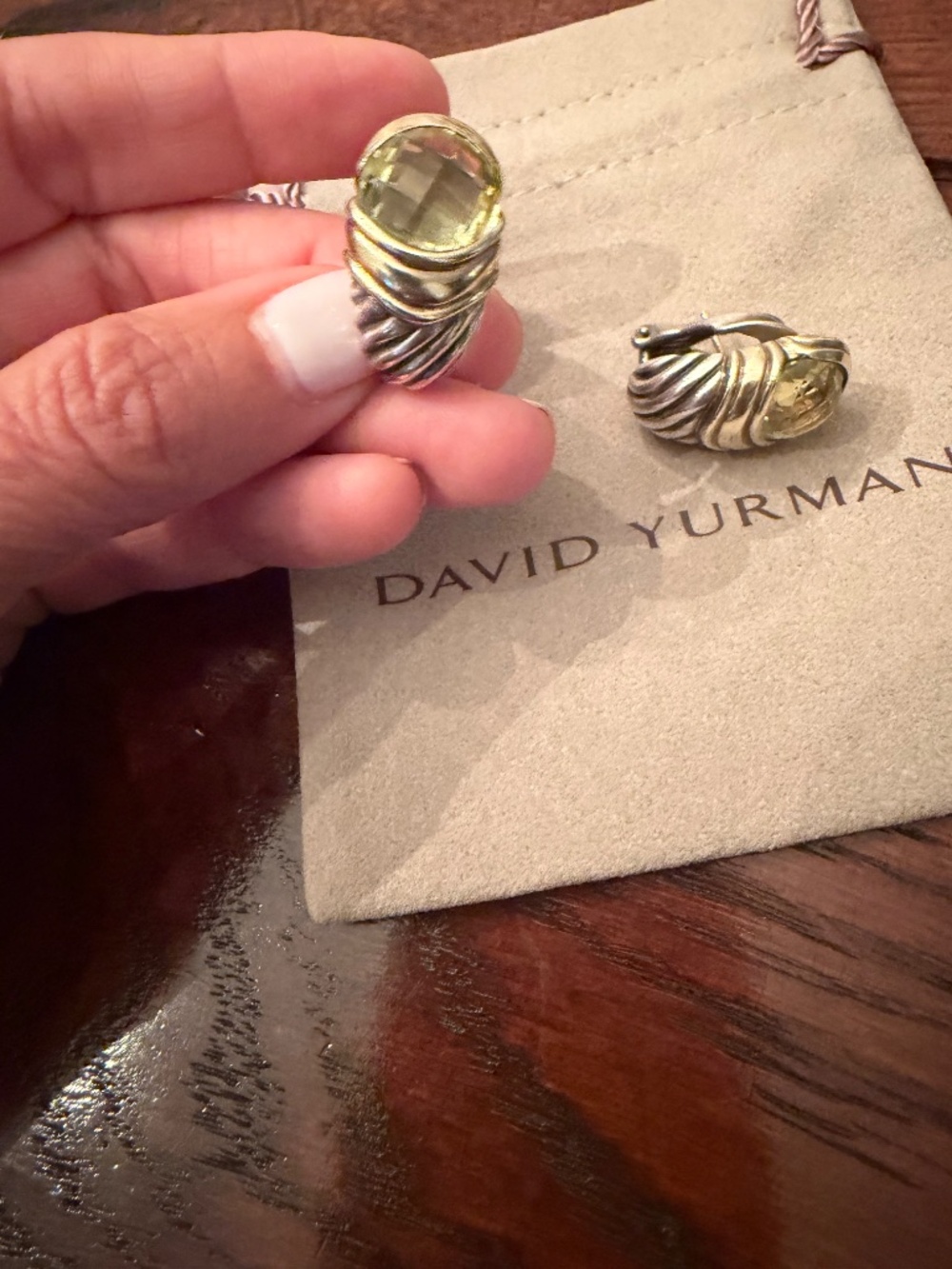 David Yurman cable classic shrimp huggie earrings - Picture 2 of 3
